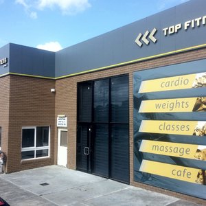 Top Fitness Gym - Outdoor signage